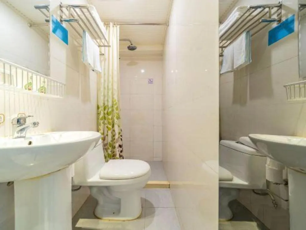 Hi Inn Liangpin Shanghai Xujiahui Tianlin Road