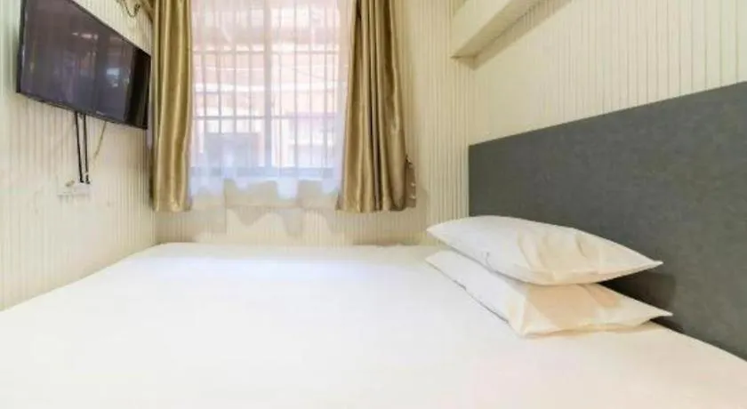 Hi Inn Liangpin Shanghai Xujiahui Tianlin Road 2*,